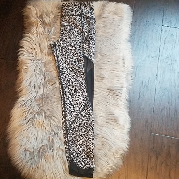 Lululemon daisy dust alpine sole training7/8 tight - Picture 6 of 7